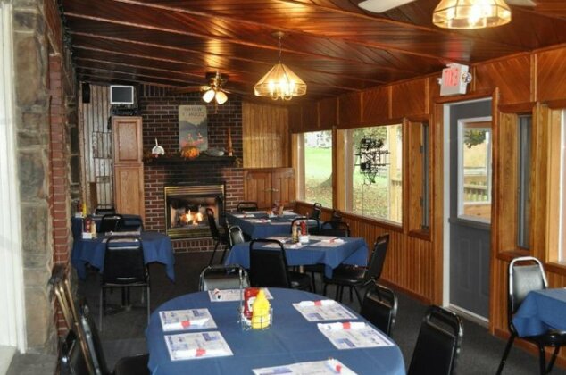 Lakewood Lodge & Restaurant - Photo2