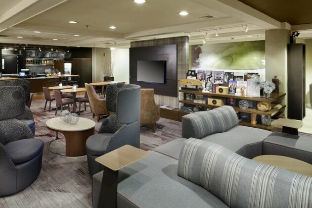 Courtyard by Marriott State College - Photo2