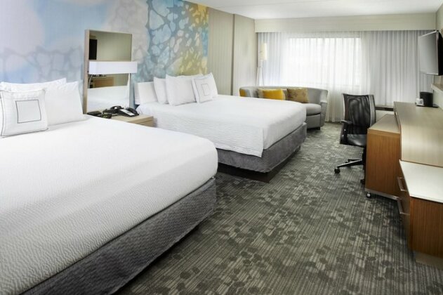Courtyard by Marriott State College - Photo5