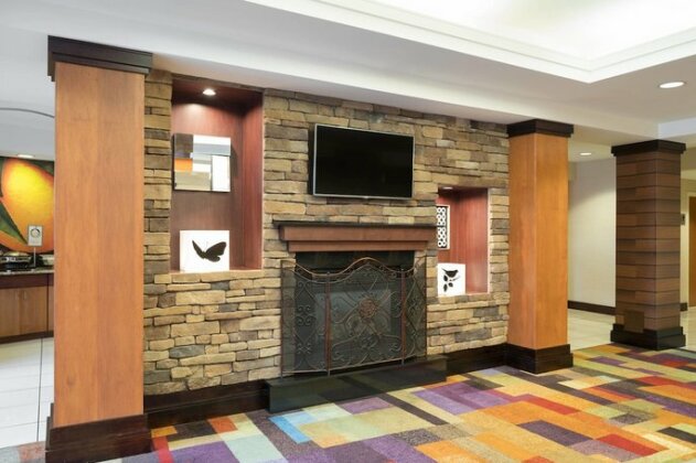 Fairfield Inn & Suites by Marriott State College - Photo3