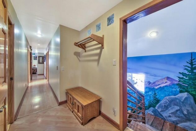 Hodge Podge Lodge by Tahoe Management Services - Photo2