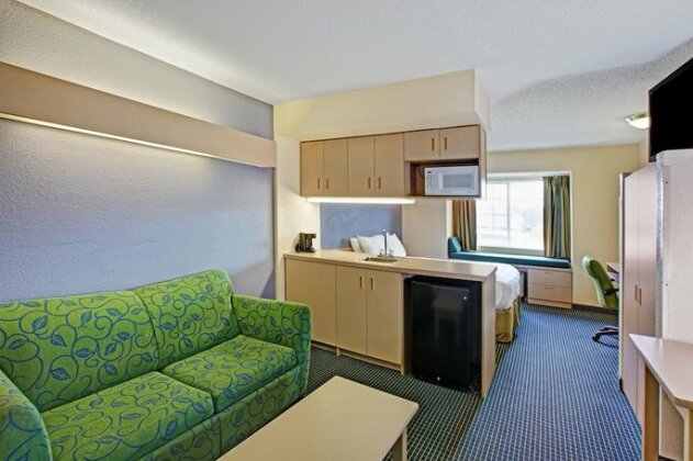 Microtel Inn & Suites by Wyndham Statesville - Photo5