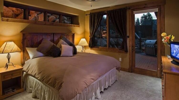 Black Bear Chalet - 4BR Luxury Mountain Home - Photo4