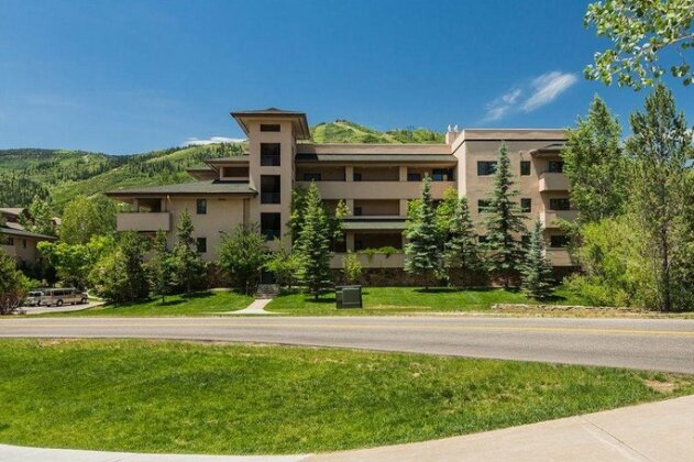 Canyon Creek Condominiums by Resort Lodging Company