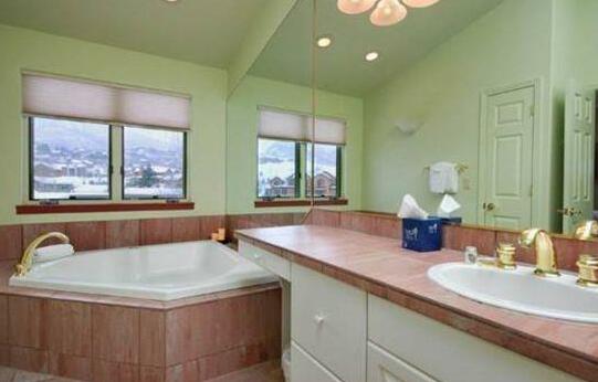 Iron Oak Duplex I - Photo5