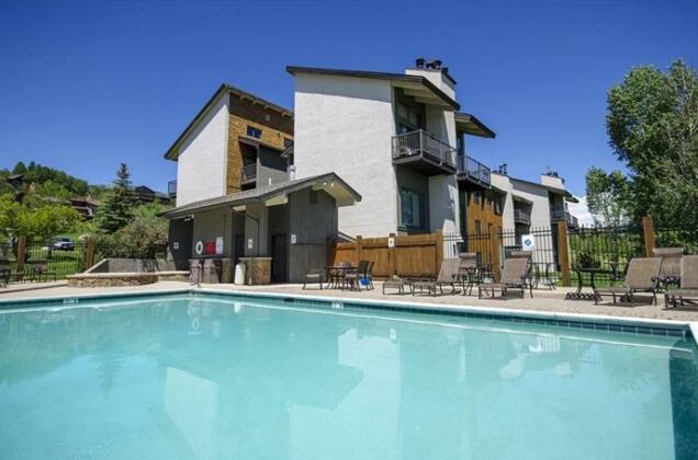 Rockies Condominiums - R2105 - Photo2