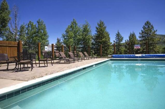 Rockies Condominiums - R2105 - Photo4