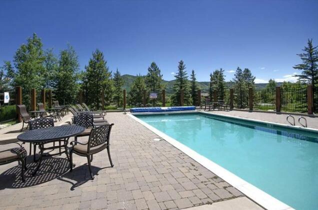 Rockies Condominiums - R2135 - Photo5