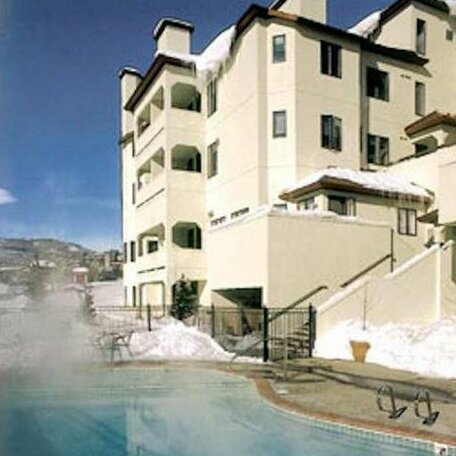 Terraces at Eagle Ridge by Mountain Resorts - Photo2