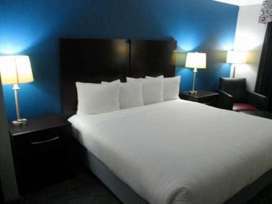 Holiday Inn Express Hotel and Suites Stephenville - Photo3