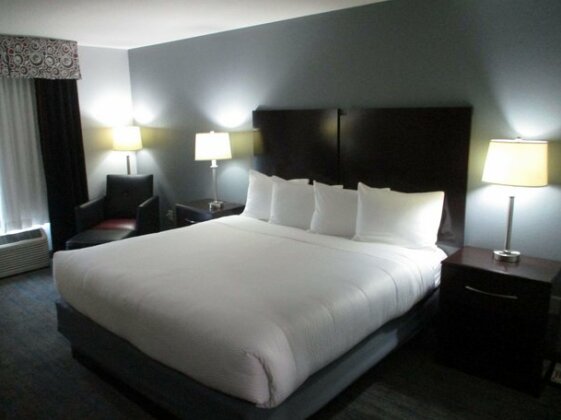 Holiday Inn Express Hotel and Suites Stephenville - Photo4