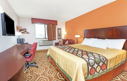 Super 8 by Wyndham Sterling Heights Detroit Area - Photo3