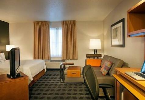 TownePlace Suites Dulles Airport - Photo4