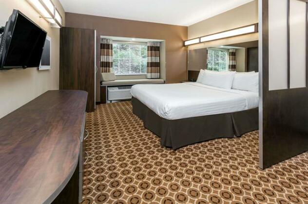 Microtel Inn & Suites by Wyndham Steubenville - Photo5