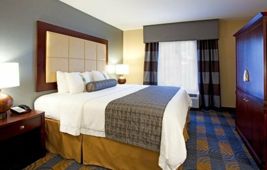 Holiday Inn Hotel & Suites Stockbridge-Atlanta I-75 - Photo2