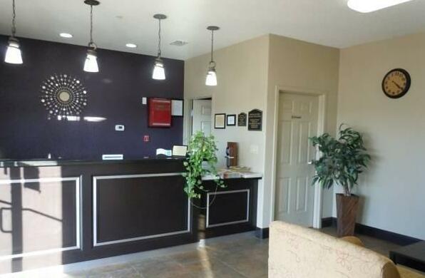 Stockdale Inn and Suites - Photo2