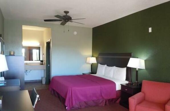 Stockdale Inn and Suites - Photo3