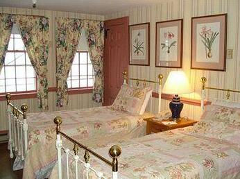 Publick House Historic Inn and Country Motor Lodge - Photo4