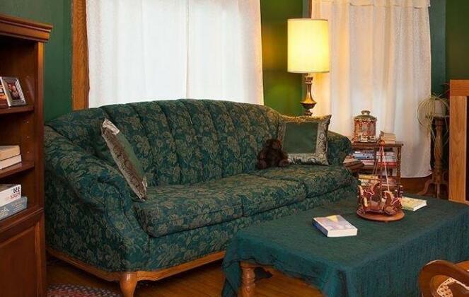 The Sawyer House Bed & Breakfast - Photo3