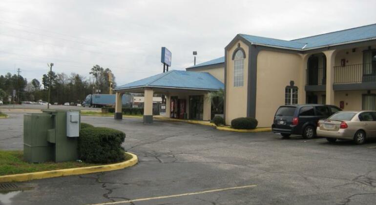 Red Roof Inn Sumter - Photo2