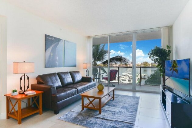 1 2 And 3 Bedroom Ocean Condos With Balcony - Photo4