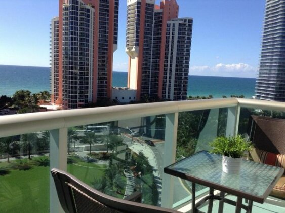 Apartments in Sunny Isles Collins Avenue - Photo2