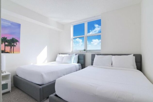 Pet Friendly Apartments in Sunny Isles - Photo3