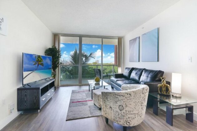 Pet Friendly Apartments in Sunny Isles - Photo4