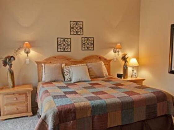 Red Cedar 49 - Photo3