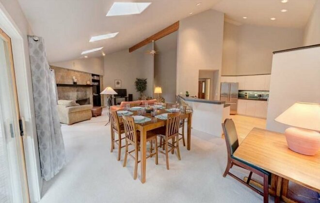 Red Cedar Lane 23 - Photo2