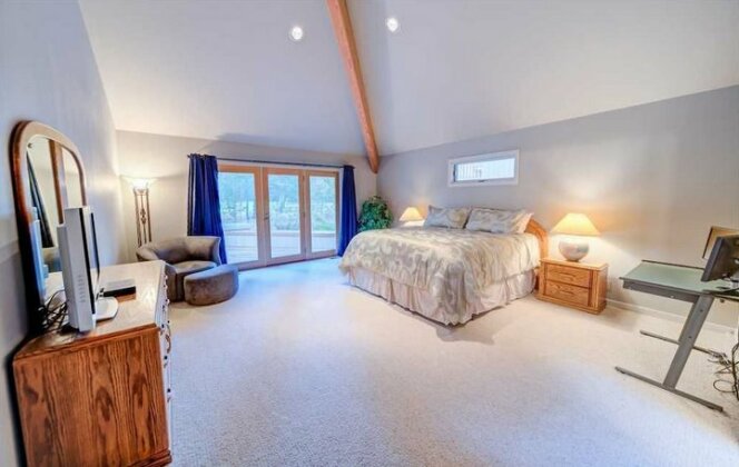 Red Cedar Lane 23 - Photo3