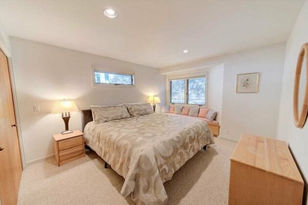 Red Cedar Lane 23 - Photo5