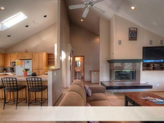 White Elm 30 - Photo2