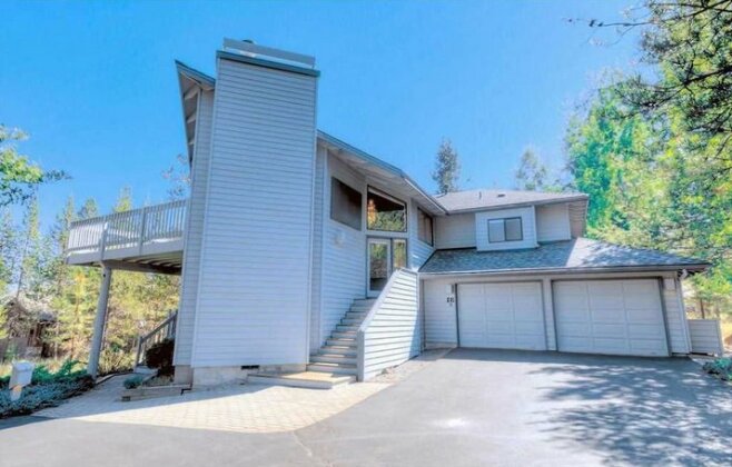 White Elm Lane 31 - Photo2