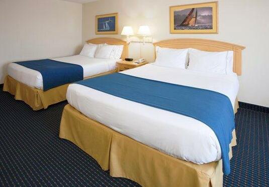 Holiday Inn Express & Suites Superior - Photo5