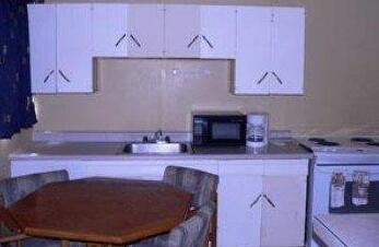 Budget Host Frontier Inn - Photo4