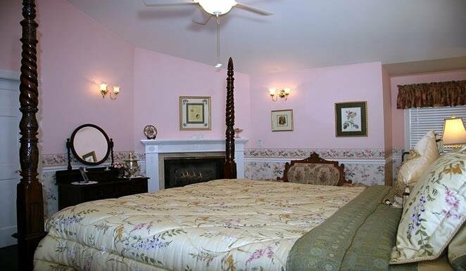Grey Gables Bed and Breakfast Inn - Photo5