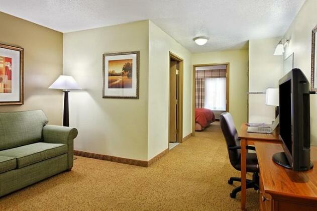 Country Inn & Suites by Radisson Sycamore IL - Photo2