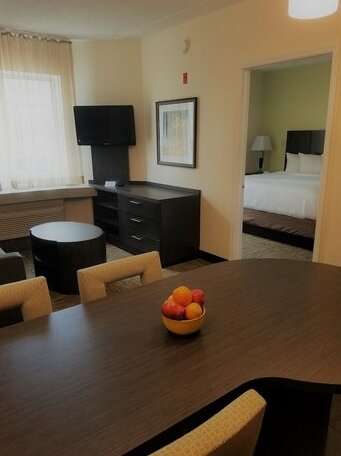 Candlewood Suites East Syracuse- Carrier Circle - Photo2