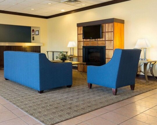 Comfort Inn & Suites Airport Syracuse - Photo3