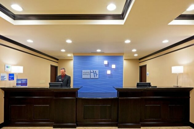 Holiday Inn Express Hotel & Suites Syracuse North Airport Area - Photo3