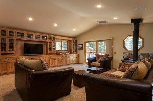 Kings Court Vacation Rental - Photo4