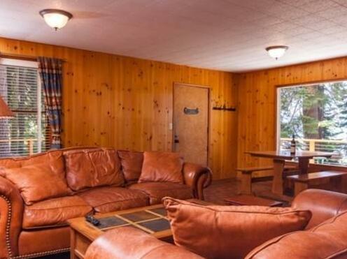 Couples Cove Lakefront Cabin - Photo2