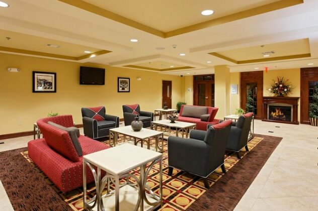 Holiday Inn Express Hotel & Suites Talladega - Photo4