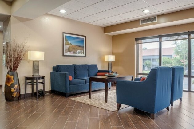 Comfort Suites Tallahassee - Photo4