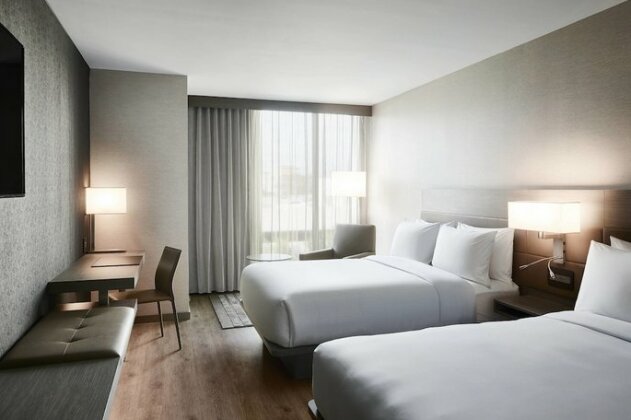 AC Hotel by Marriott Tampa Airport - Photo4