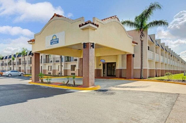 Days Inn & Suites by Wyndham Tampa near Ybor City
