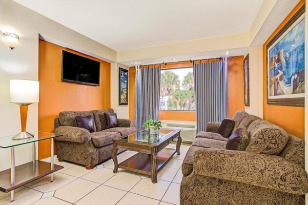 Days Inn & Suites by Wyndham Tampa near Ybor City - Photo5