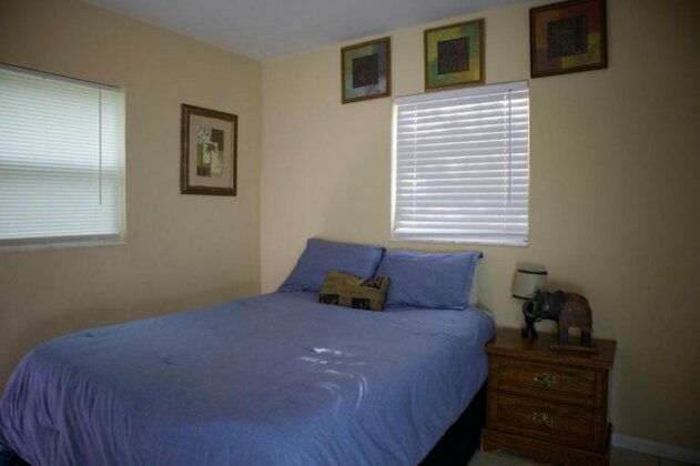Great Location near Downtown & Airport - Photo3
