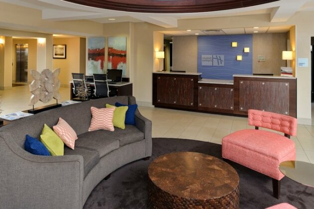 Holiday Inn Express Hotel & Suites Tampa-Rocky Point Island - Photo3